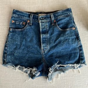 Levi's Ribcage Jean Shorts